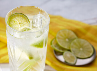 Gin-Rickey detail Gin-Rickey, gin cocktail