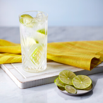 Gin-Rickey-drink, refreshing gin drink Gin-Rickey-drink, refreshing gin drink